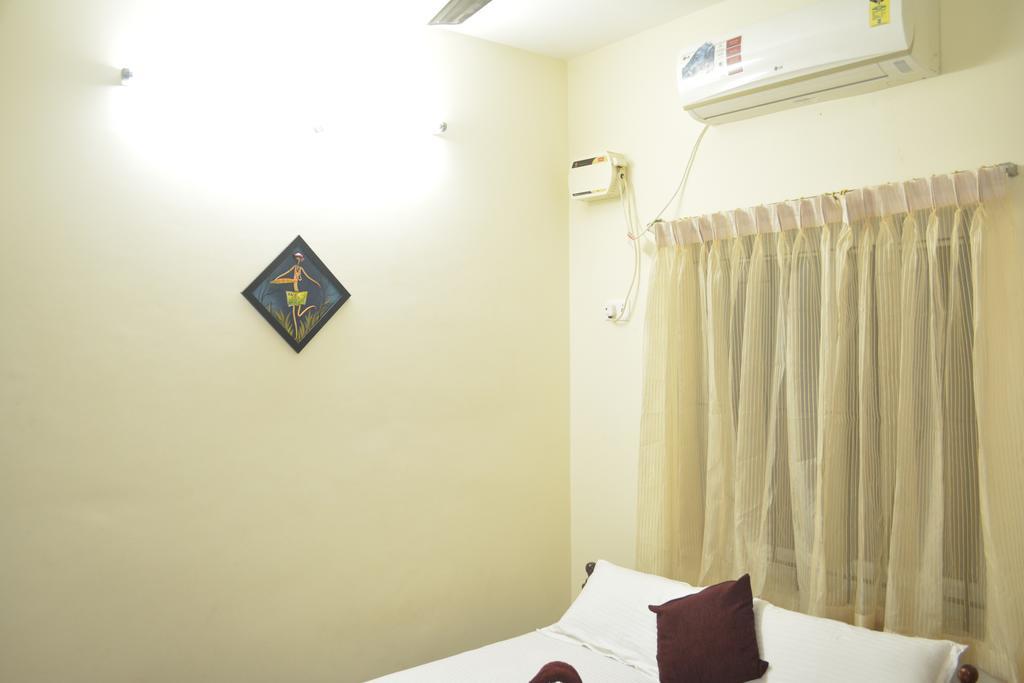 Jp Nivaas Guest House メイイラダジュライ エクステリア 写真