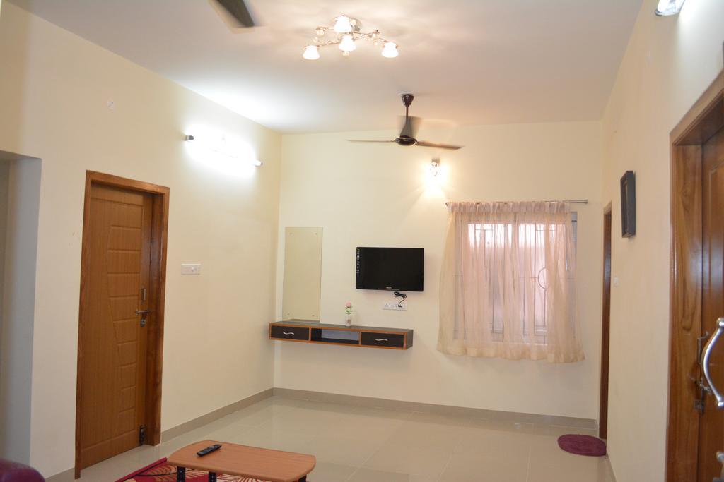 Jp Nivaas Guest House メイイラダジュライ エクステリア 写真