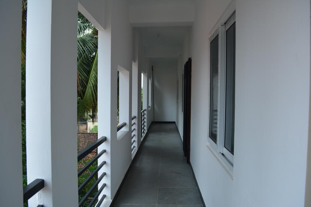 Jp Nivaas Guest House メイイラダジュライ エクステリア 写真